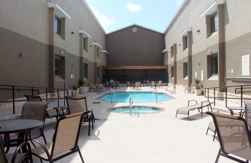 Country Inn & Suites By Radisson, Lackland Afb San Antonio , Tx Exterior foto